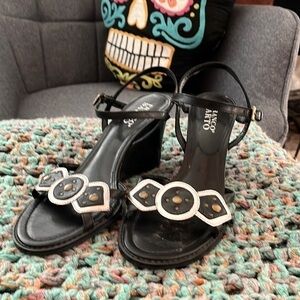 Franco Sarto wedged sandals size 8m with brass stud details on front of sandals